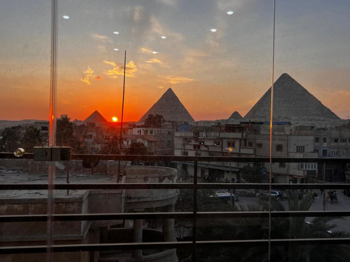 Imhotep Pyramids View Inn Kafrat al Jabal Bagian luar foto