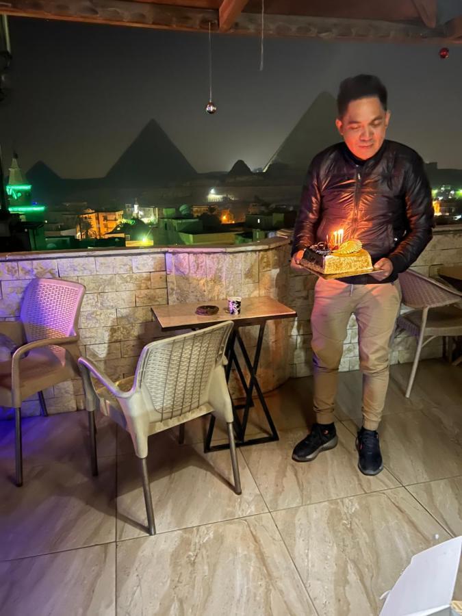 Imhotep Pyramids View Inn Kafrat al Jabal Bagian luar foto